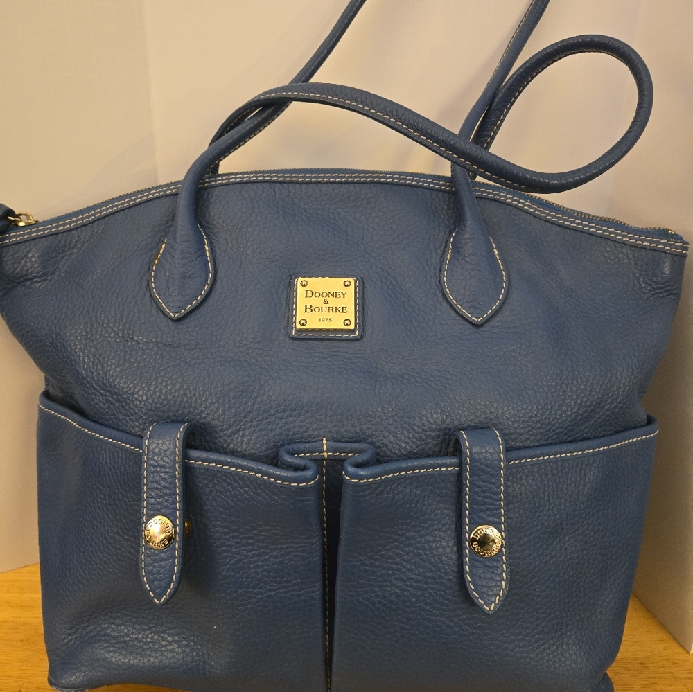 Dooney & Bourke bag